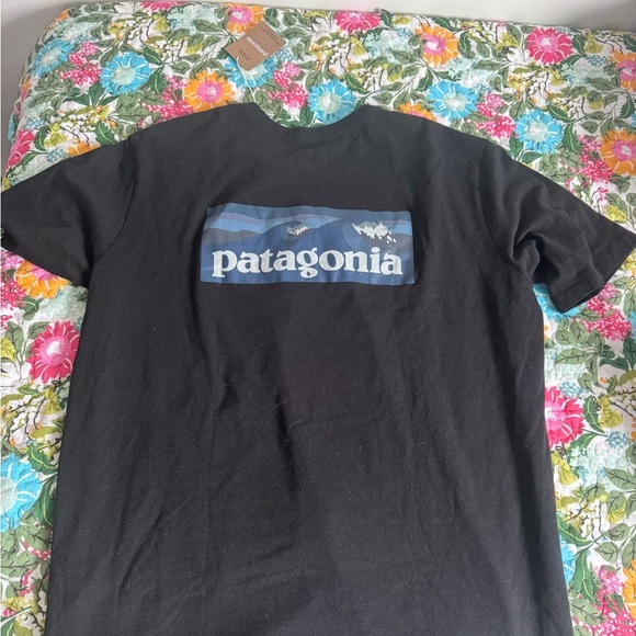 Patagonia Men's Classic Black Short Sleeve Tee - Picture 4 of 4